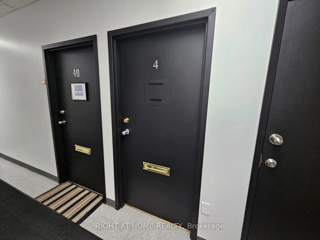 1646 Victoria Park Avenue #2-4, Toronto C13