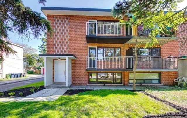 19 Charlemagne Drive Lower, Toronto C14