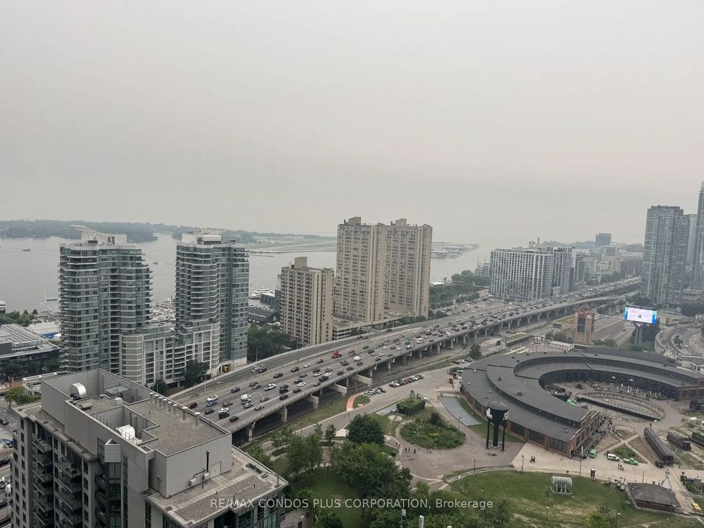 30 Grand Trunk Crescent 3712, Toronto C01