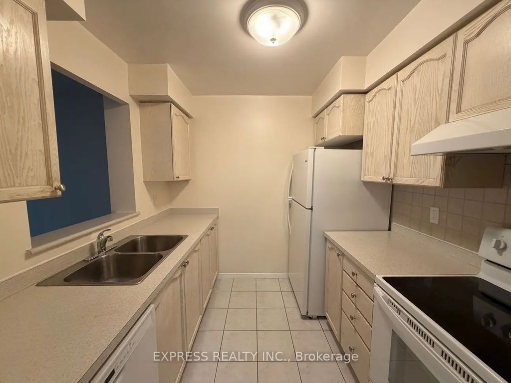 29 Pemberton Avenue 1005, Toronto C14