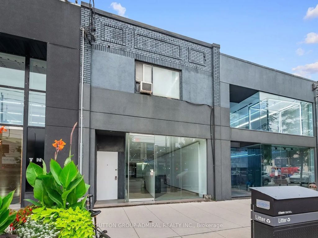 392 Eglinton Avenue W, Toronto C04