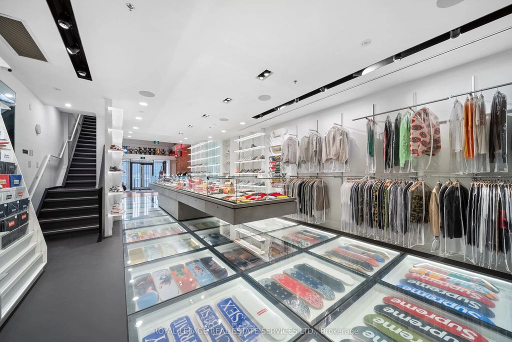 273 Queen Street W, Toronto C01