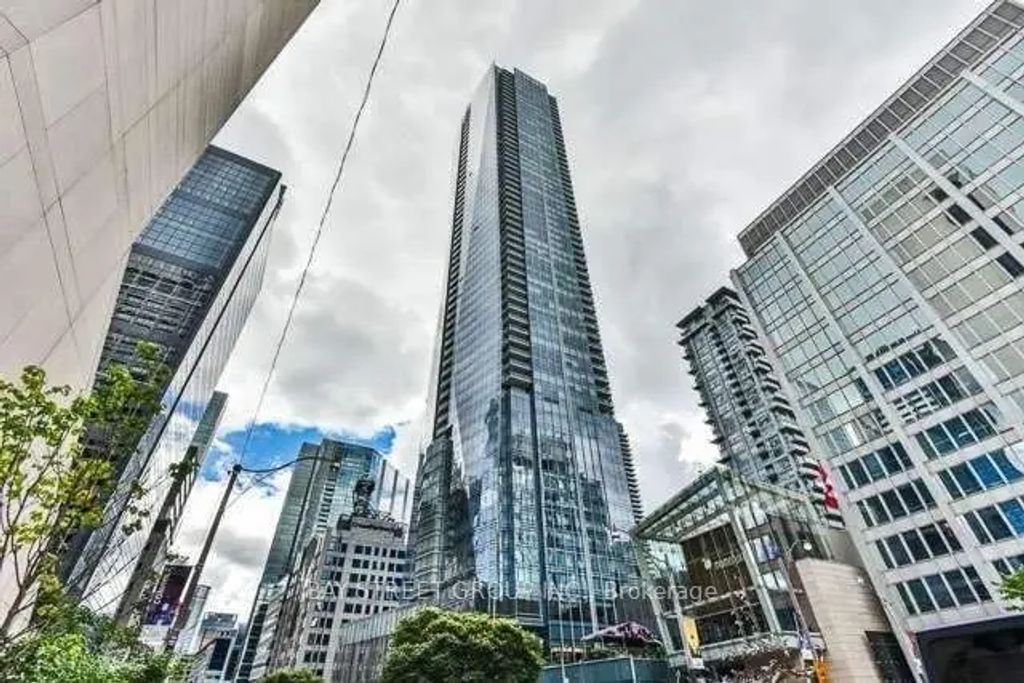 180 University Avenue 4207, Toronto C01