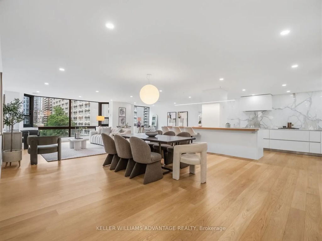 1166 Bay Street 1002, Toronto C01