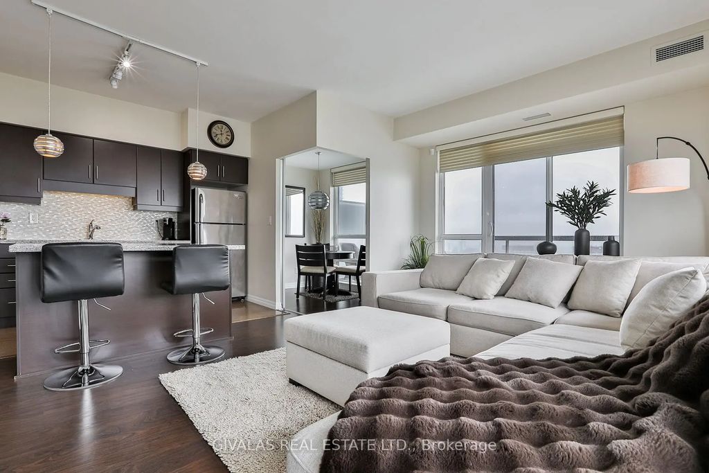 30 Herons Hill Way 2110, Toronto C15