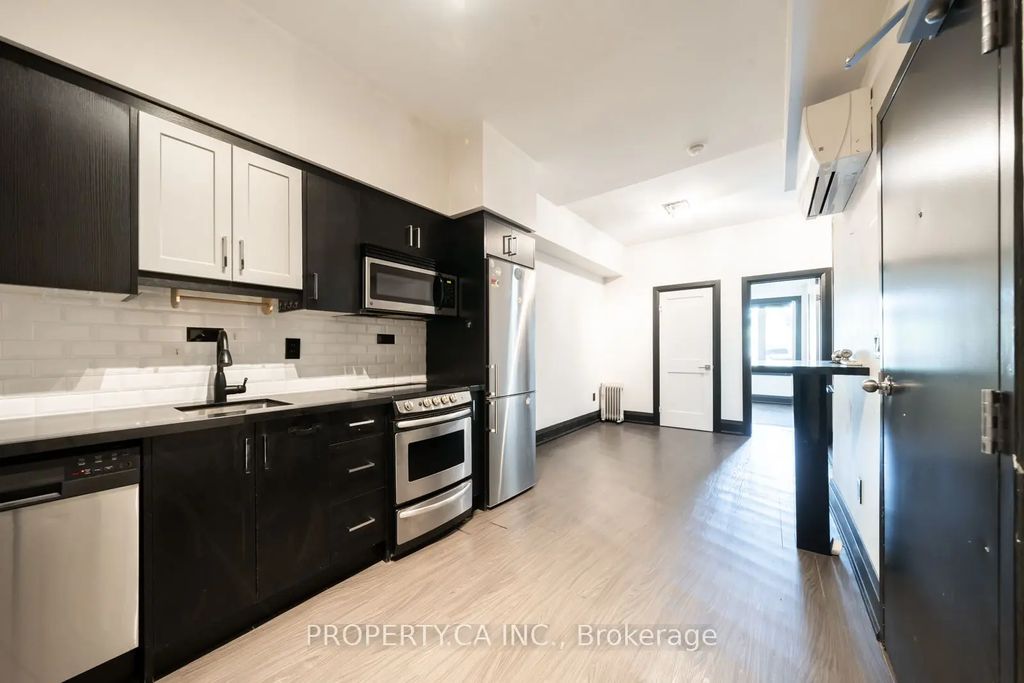 960 Queen Street W 3, Toronto C01
