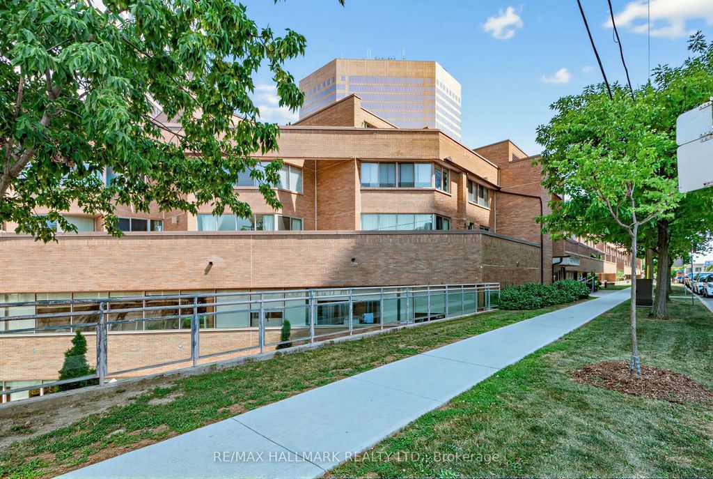 3 Duplex Avenue 102, Toronto C07