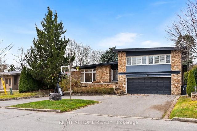 40 Heathview Avenue, Toronto C15