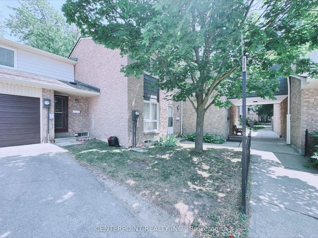 29 Slender Fern Way 39, Toronto C15