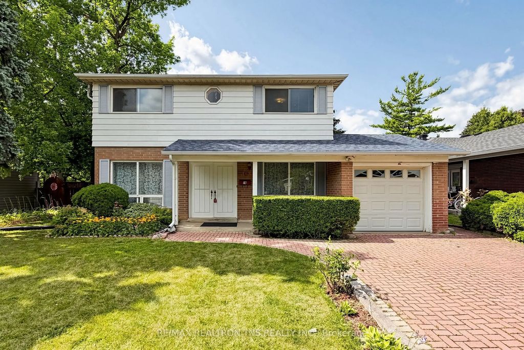 18 Lisburn Crescent, Toronto C15