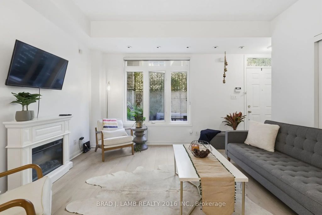 80 Carr Street 29, Toronto C01