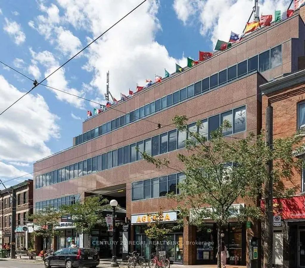 622 College Street 200, Toronto C01