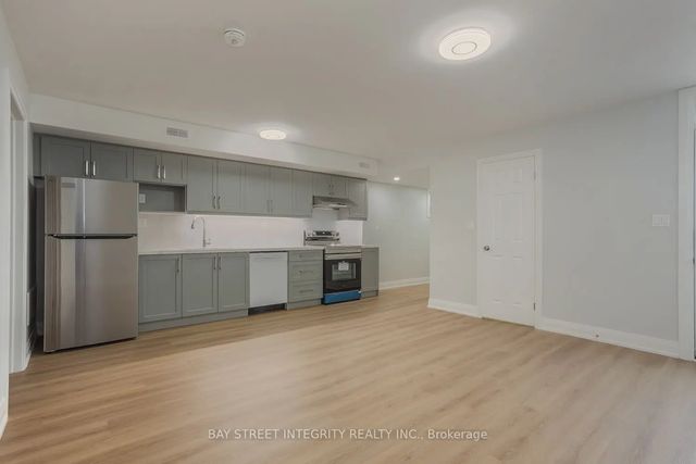 19 D'arcy Street Bsm, Toronto C01