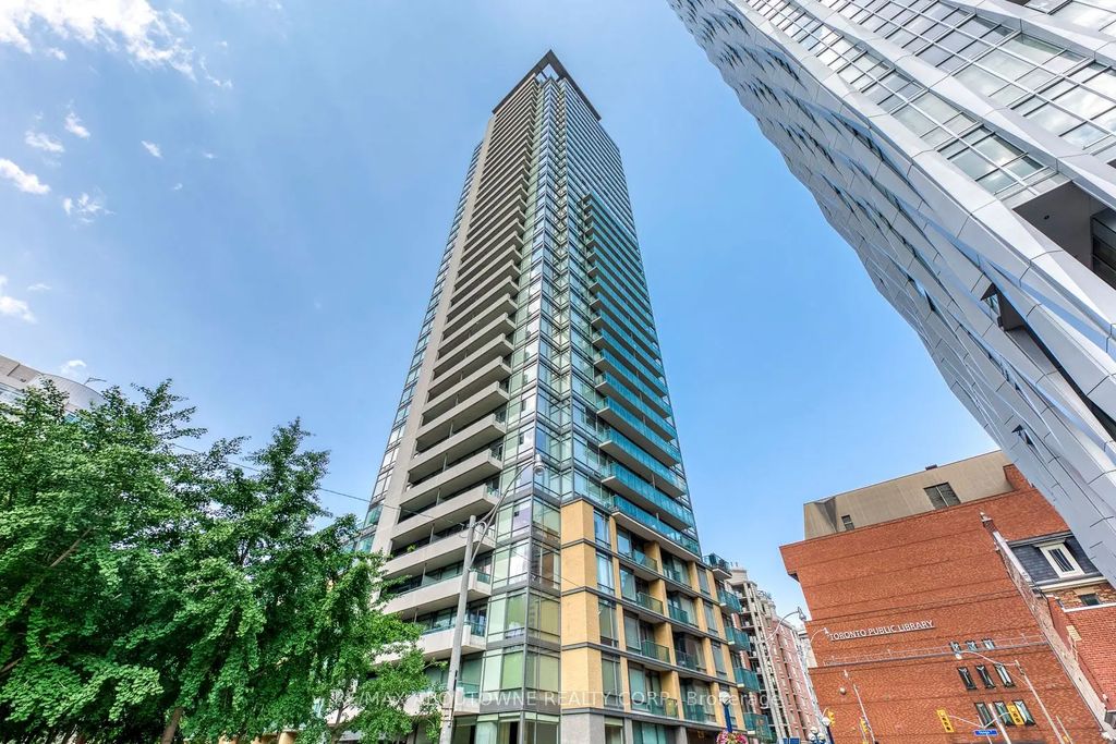 18 Yorkville Avenue 3204, Toronto C02