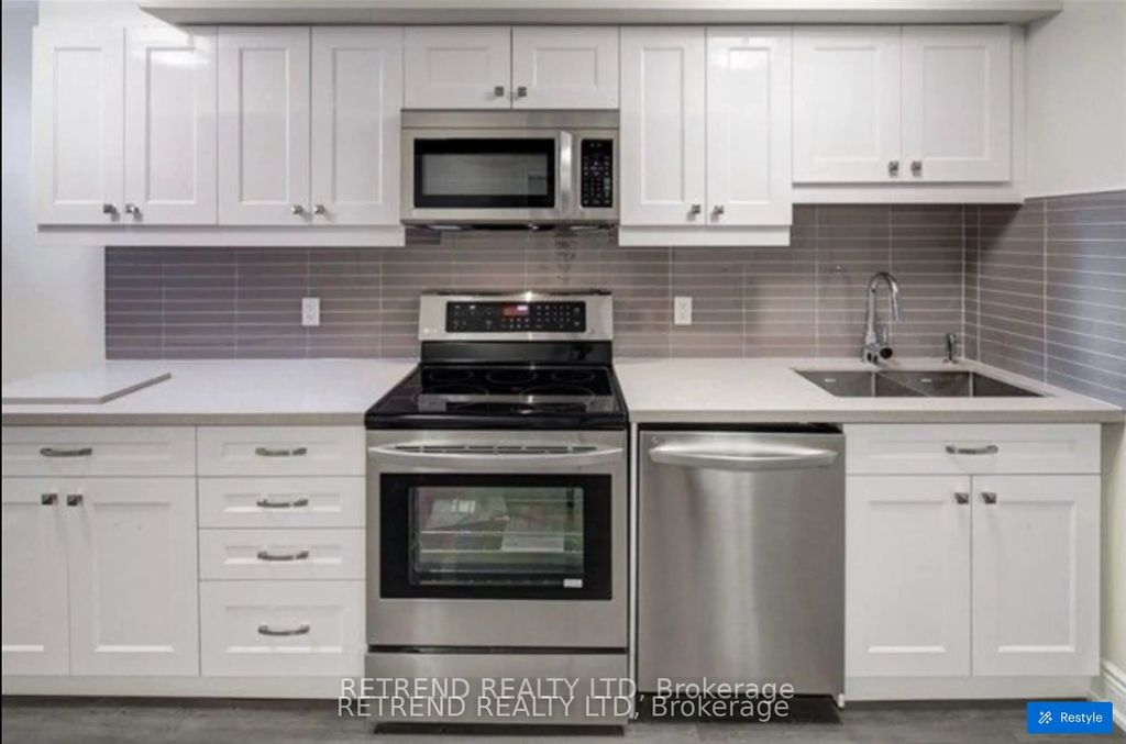 892 Palmerston Avenue Bxmt, Toronto C02