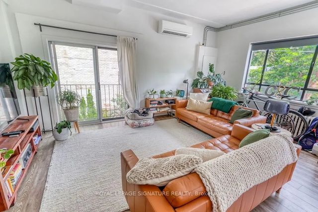 44 Stafford Street Unit B, Toronto C01