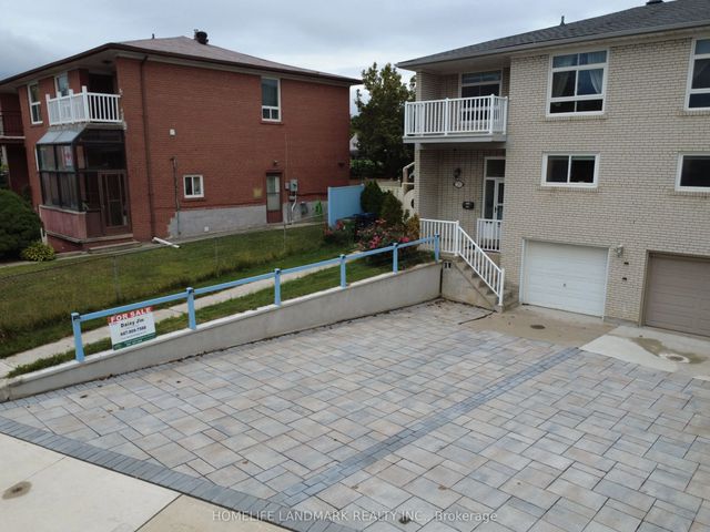 29 Tillplain Road, Toronto C06