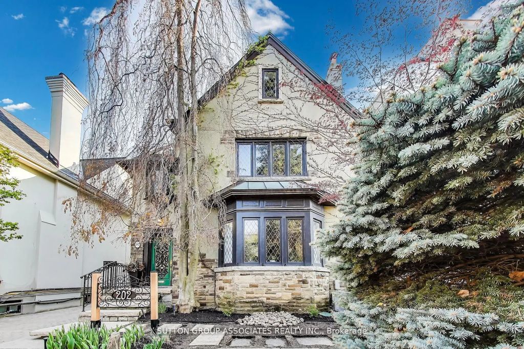 202 Forest Hill Road, Toronto C03
