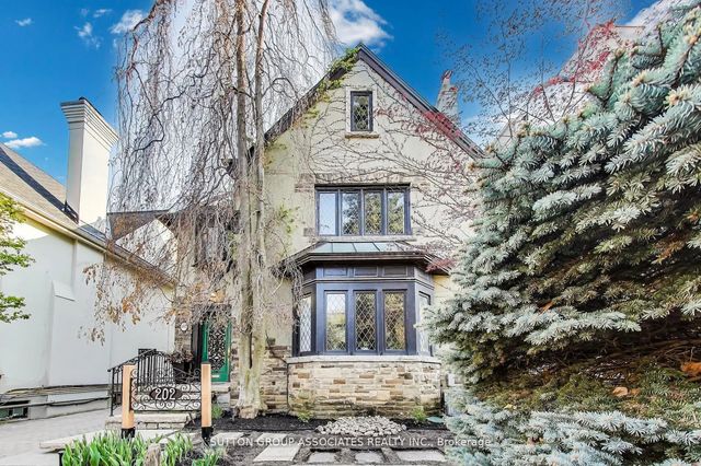 202 Forest Hill Road, Toronto C03