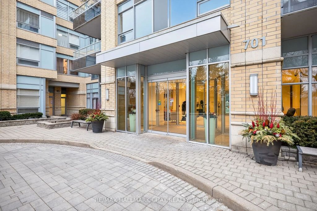 701 Sheppard Avenue W 108, Toronto C06