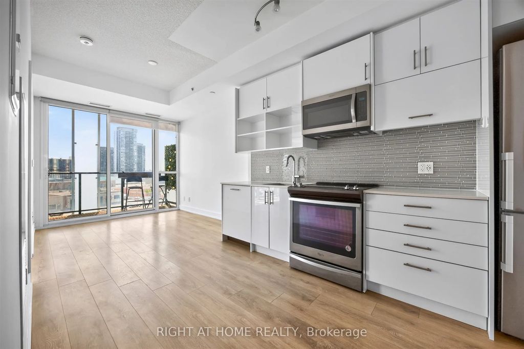 128 Fairview Mall Drive 712, Toronto C15