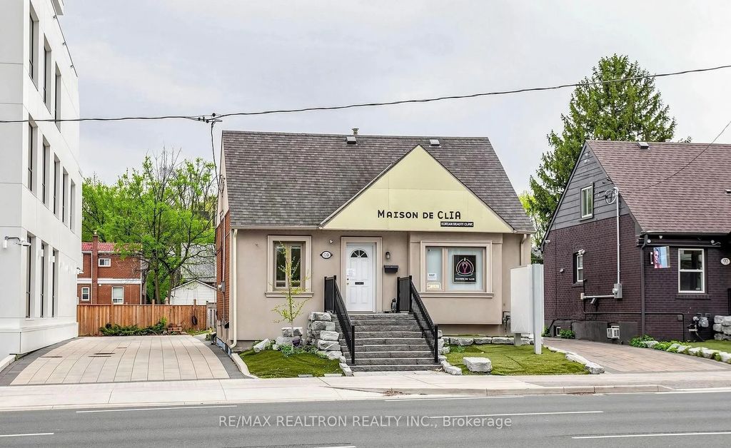 99 Sheppard Avenue E, Toronto C14