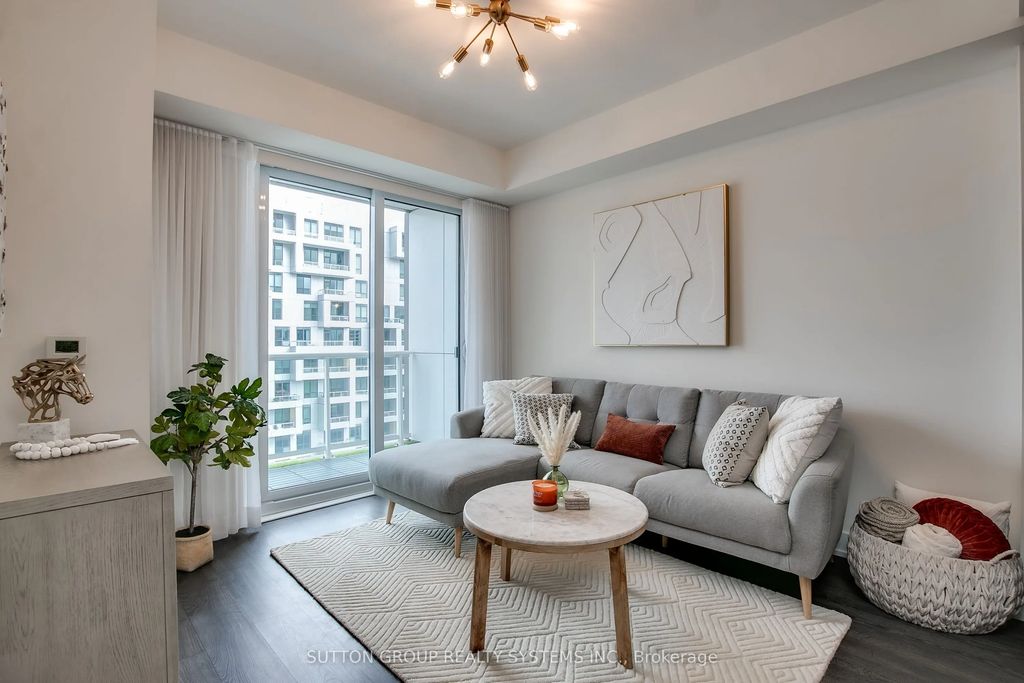 80 Vanauley Street 910, Toronto C01