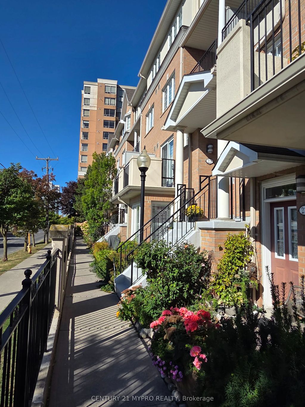 221 Grandview Way, Toronto C14