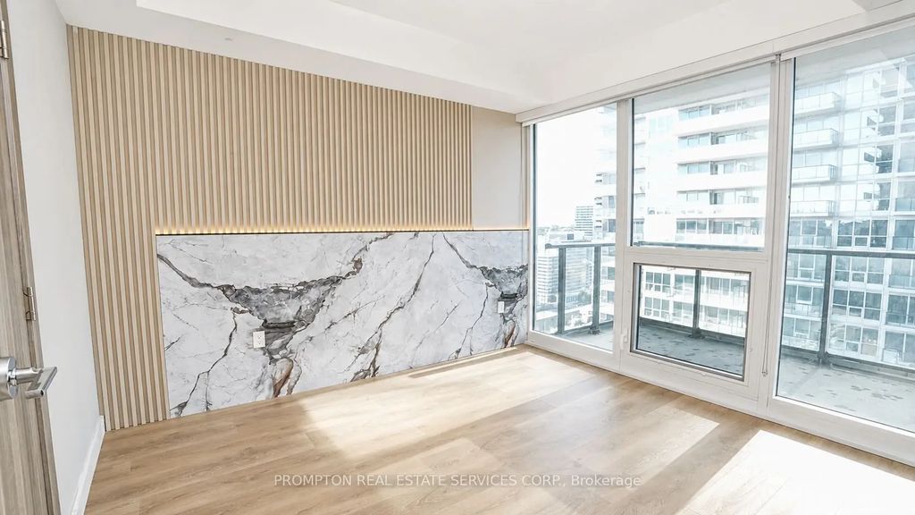 85 Mcmahon Drive 2115, Toronto C15
