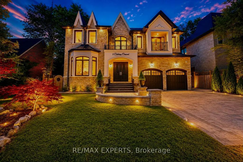 9 Calderon Crescent, Toronto C07