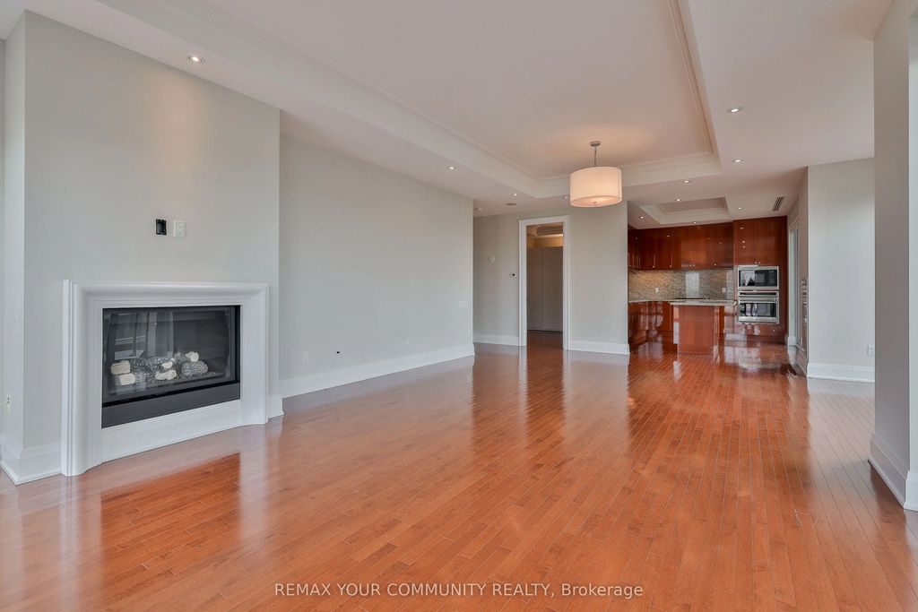 80 Yorkville Avenue 802, Toronto C02