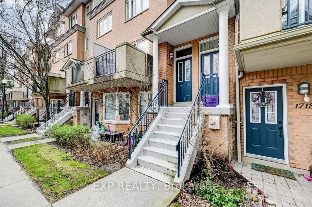 28 Sommerset Way 1716, Toronto C14