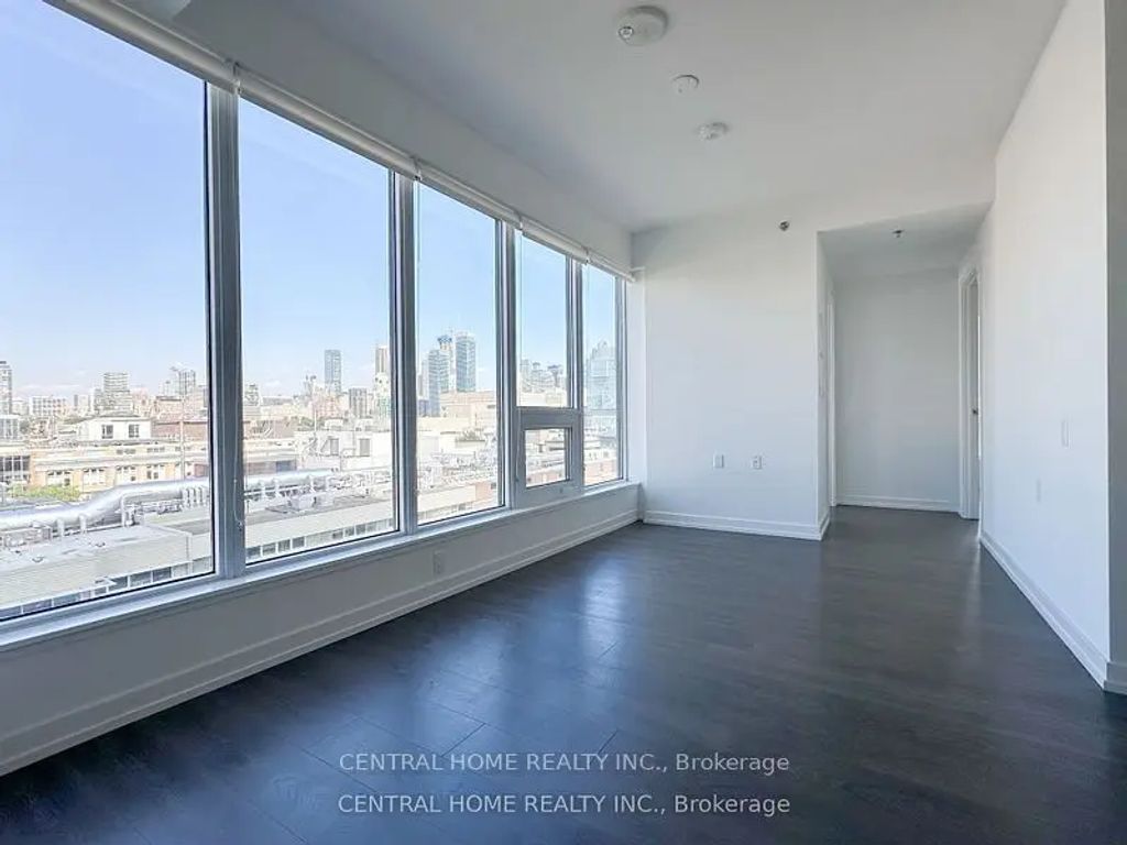 203 College Street 806, Toronto C01