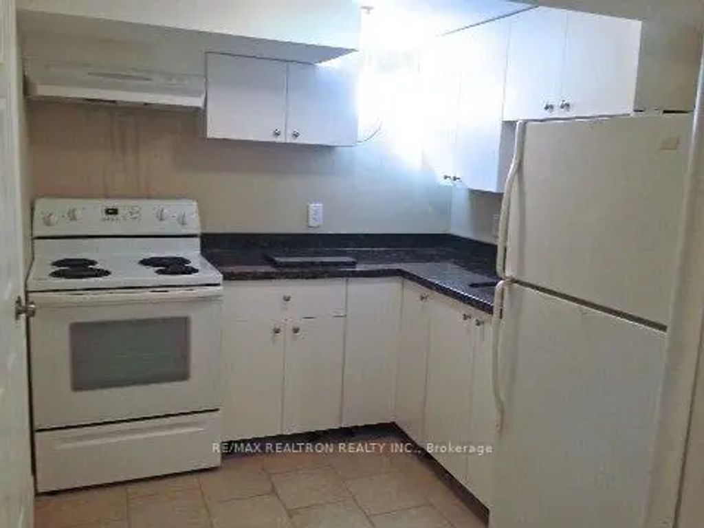 58 Finch Avenue E Lower, Toronto C14