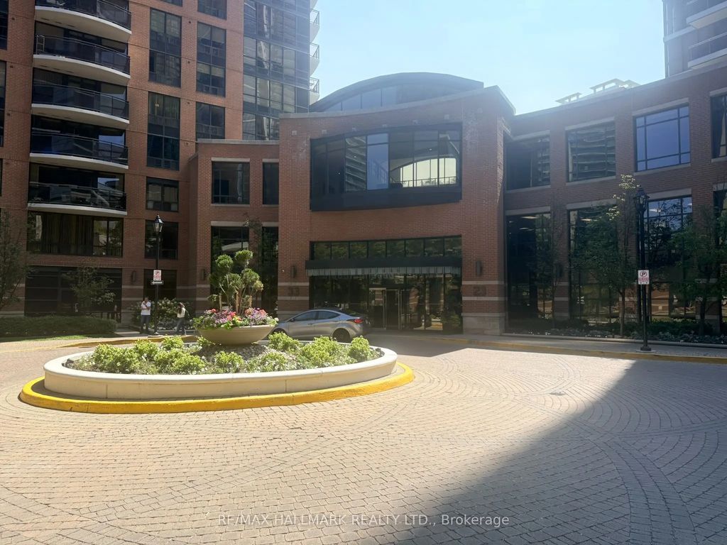 23 Sheppard Avenue E 2011, Toronto C14