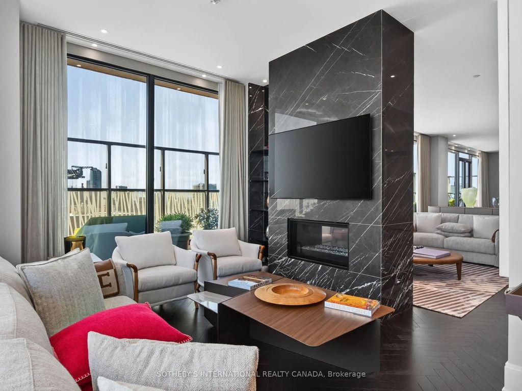 50 Charles Street E 5501, Toronto C08