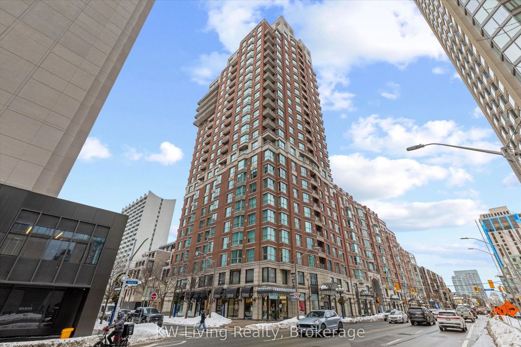 38 Avenue Road 1-2, Toronto C02