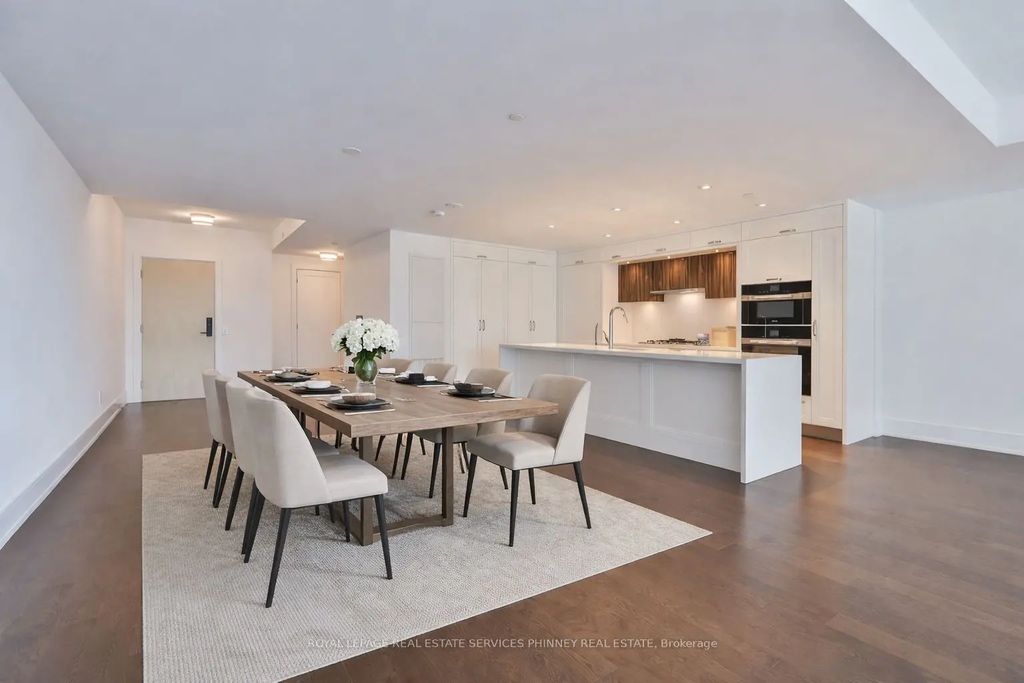 155 Merchants' Wharf N/a 214, Toronto C08