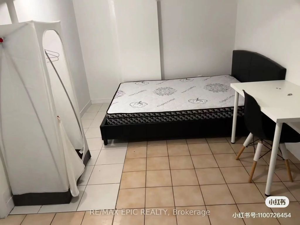 91 Markham Street Basement, Toronto C01