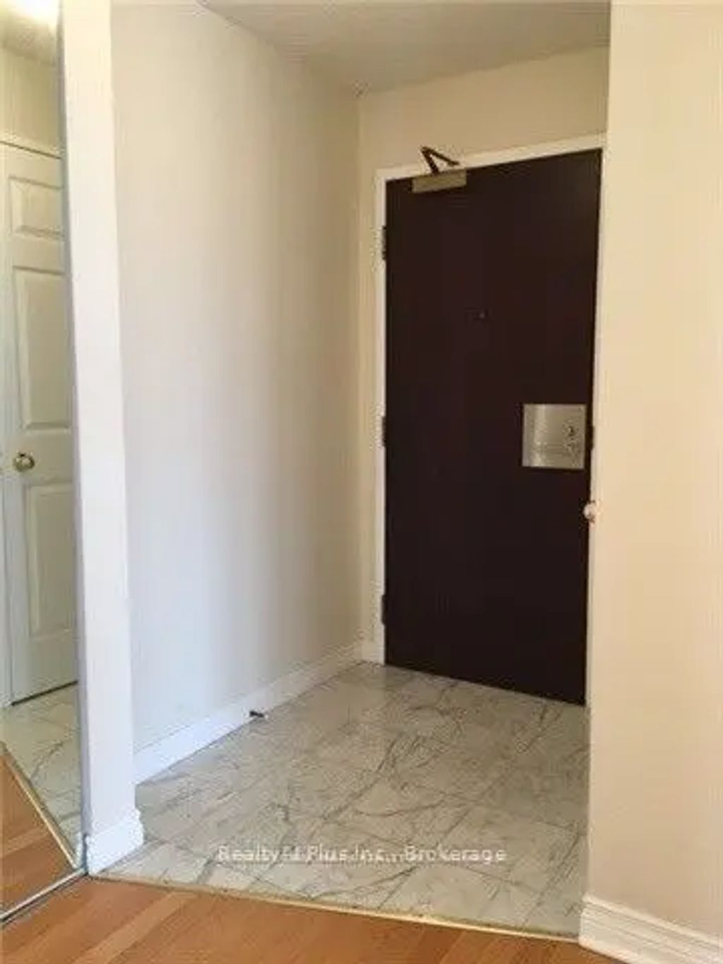 736 Bay Street 2210, Toronto C01