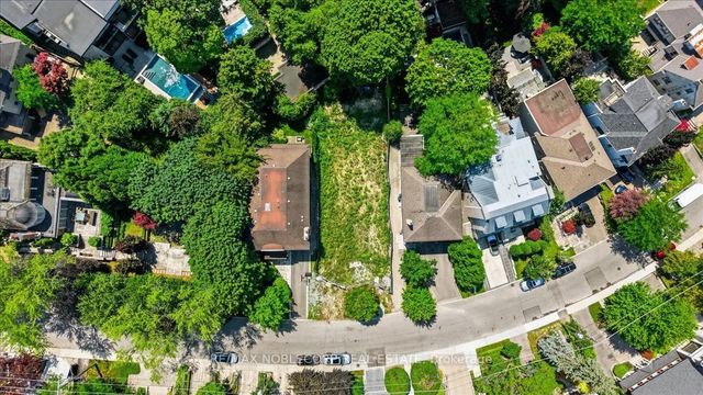 180 Dunvegan Road, Toronto C03