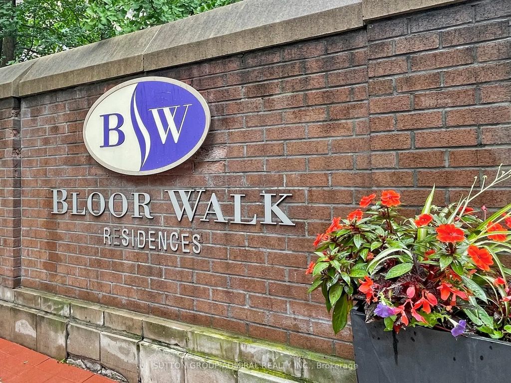 100 Hayden Street 812, Toronto C08