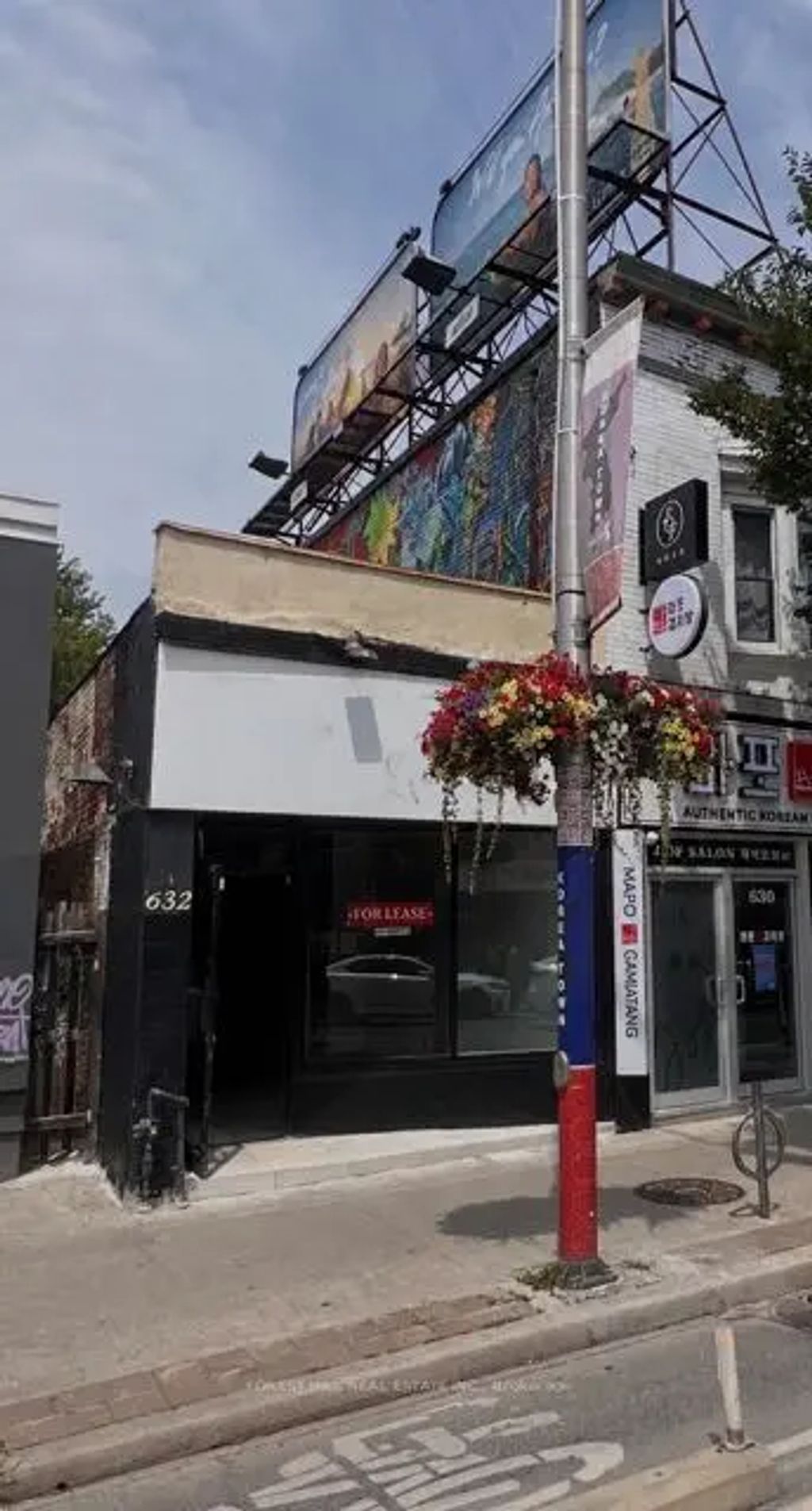 632 Bloor Street W, Toronto C02