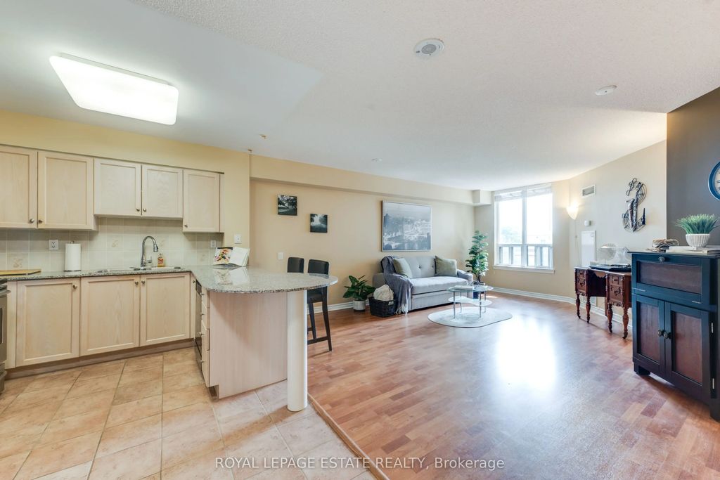 1720 Eglinton Avenue E 623, Toronto C13