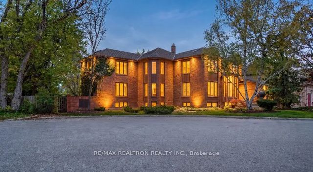 15 Sunforest Court, Toronto C07