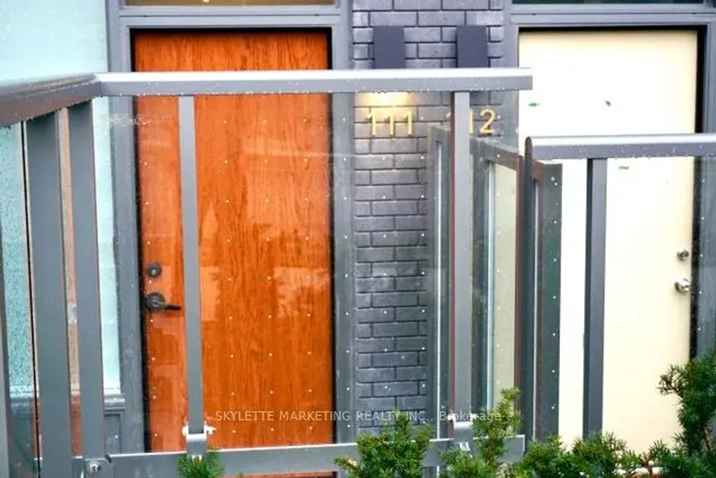 25 Adra Grado Way 111, Toronto C15