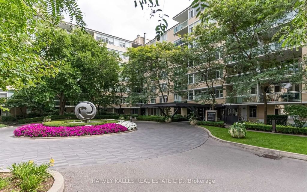 1 Benvenuto Place 320, Toronto C02