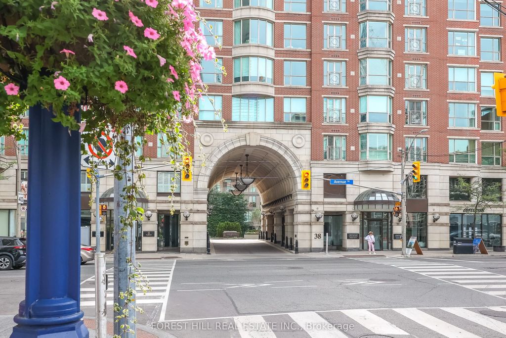 38 Avenue Road 305, Toronto C02