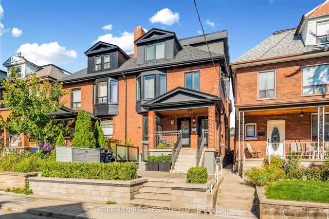 49 Beatrice Street, Toronto C01