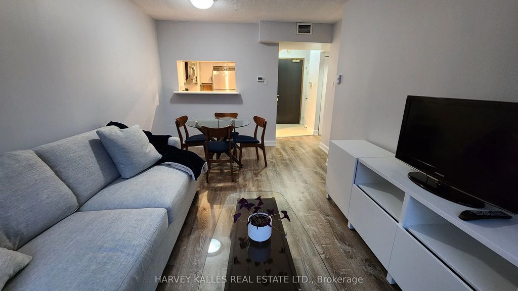 7 Broadway Avenue 211, Toronto C10